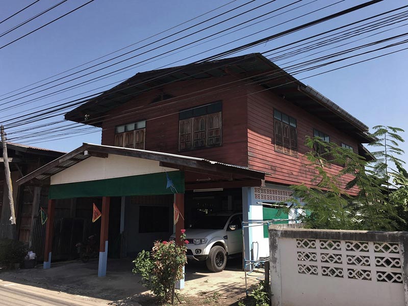 รีโนเวทบ้านสองชั้นครึ่งปูนครึ่งไม้