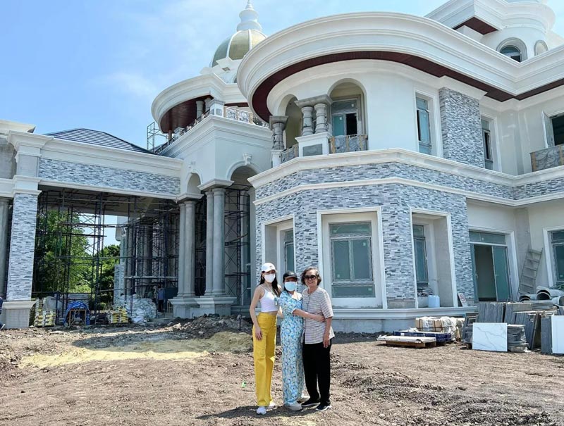 เอิร์น จิรวรรณ บ้าน