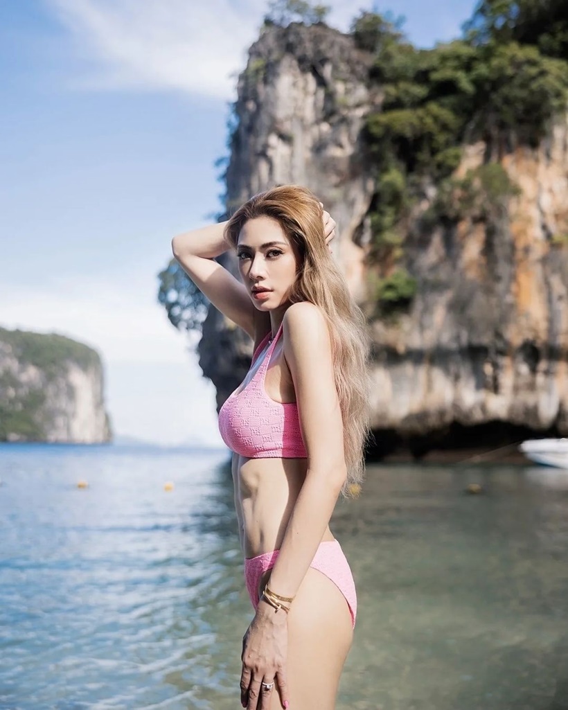 เอ๋ พรทิพย์