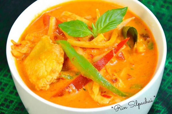 แกงเผ็ดไก่
