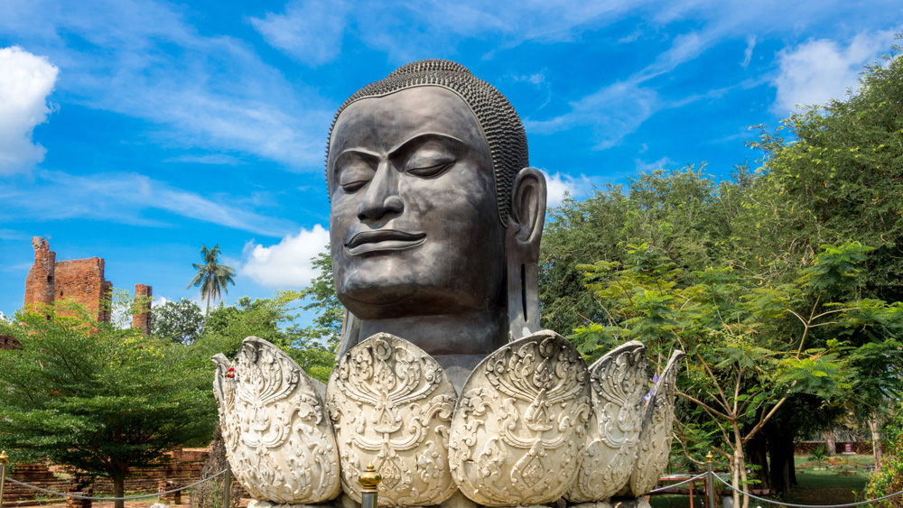 เศียรพระธรรมิกราช วัดธรรมิกราช