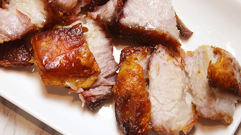 หมูกรอบ