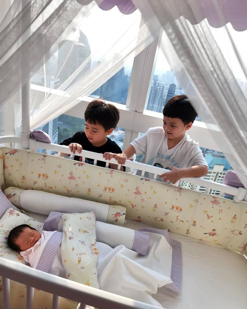 น้องแอบิเกล, ชมพู่ อารยา, ลูกสาว ชมพู่