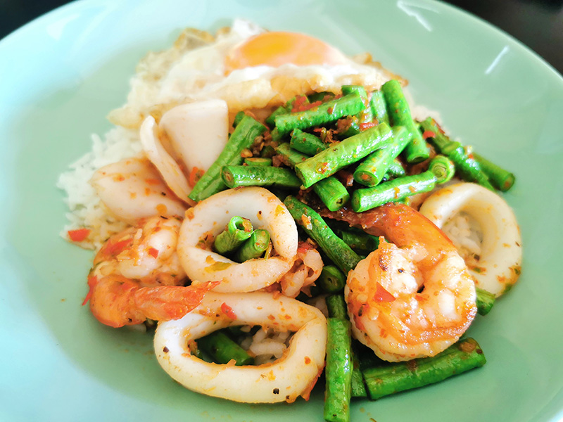 ผัดพริกแกงทะเล