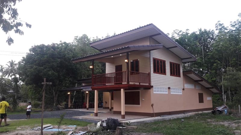 รีโนเวทบ้านสองชั้นครึ่งปูนครึ่งไม้