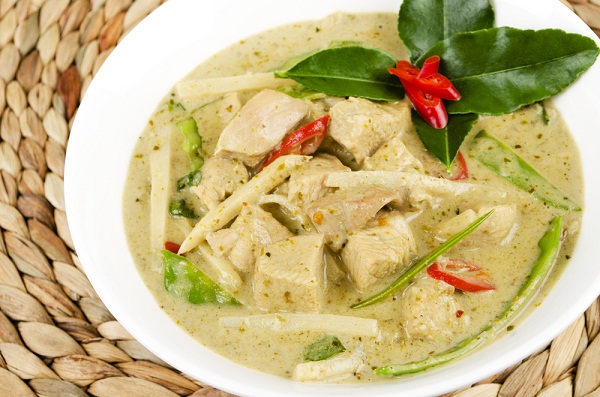 แกงเขียวหวานไก่ยอดมะพร้าวอ่อน