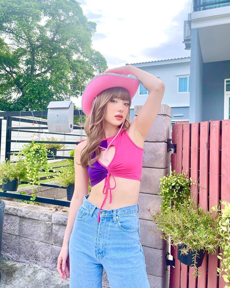 พลอยชมพู ญานนีน,