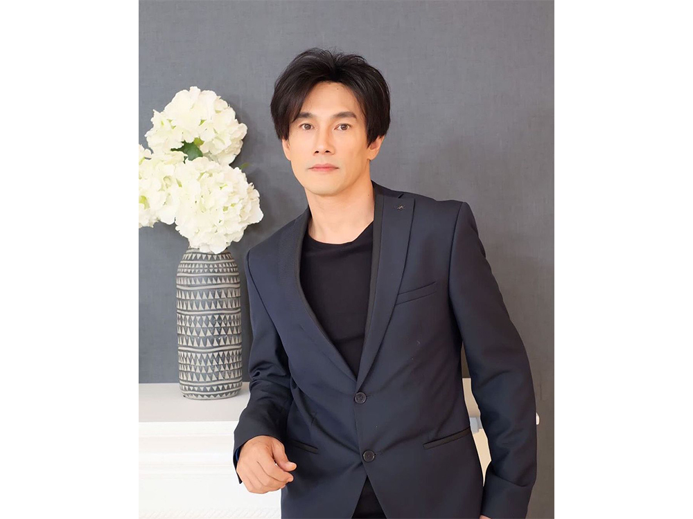 ต๊ะ บอยสเก๊าท์