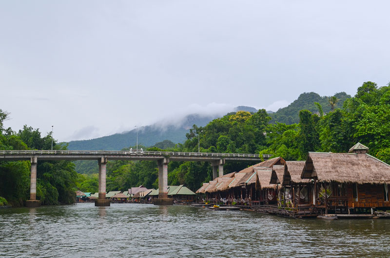 นั่งรถไฟ เที่ยวกาญจนบุรี
