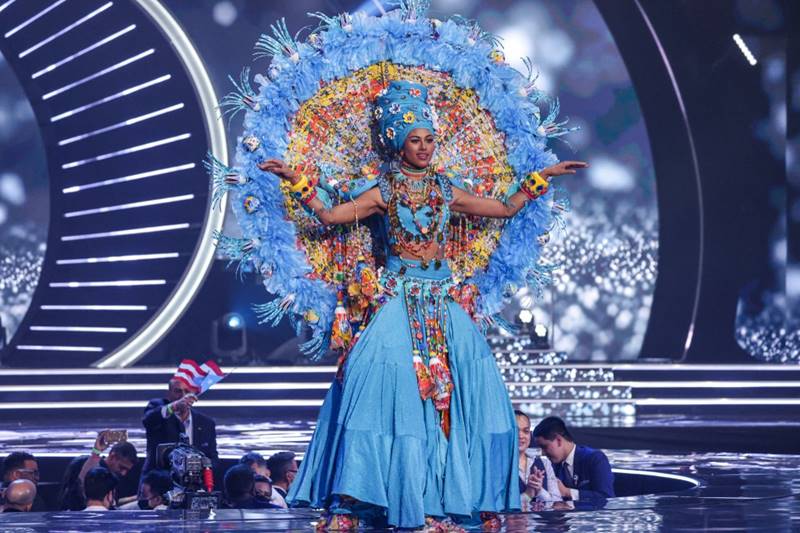 ชุดประจําชาติ miss universe 2021