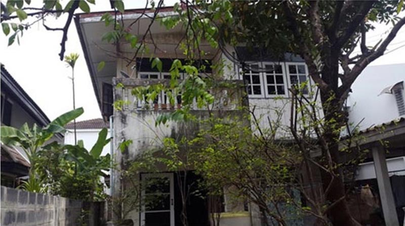 รีโนเวทบ้านสองชั้นครึ่งปูนครึ่งไม้