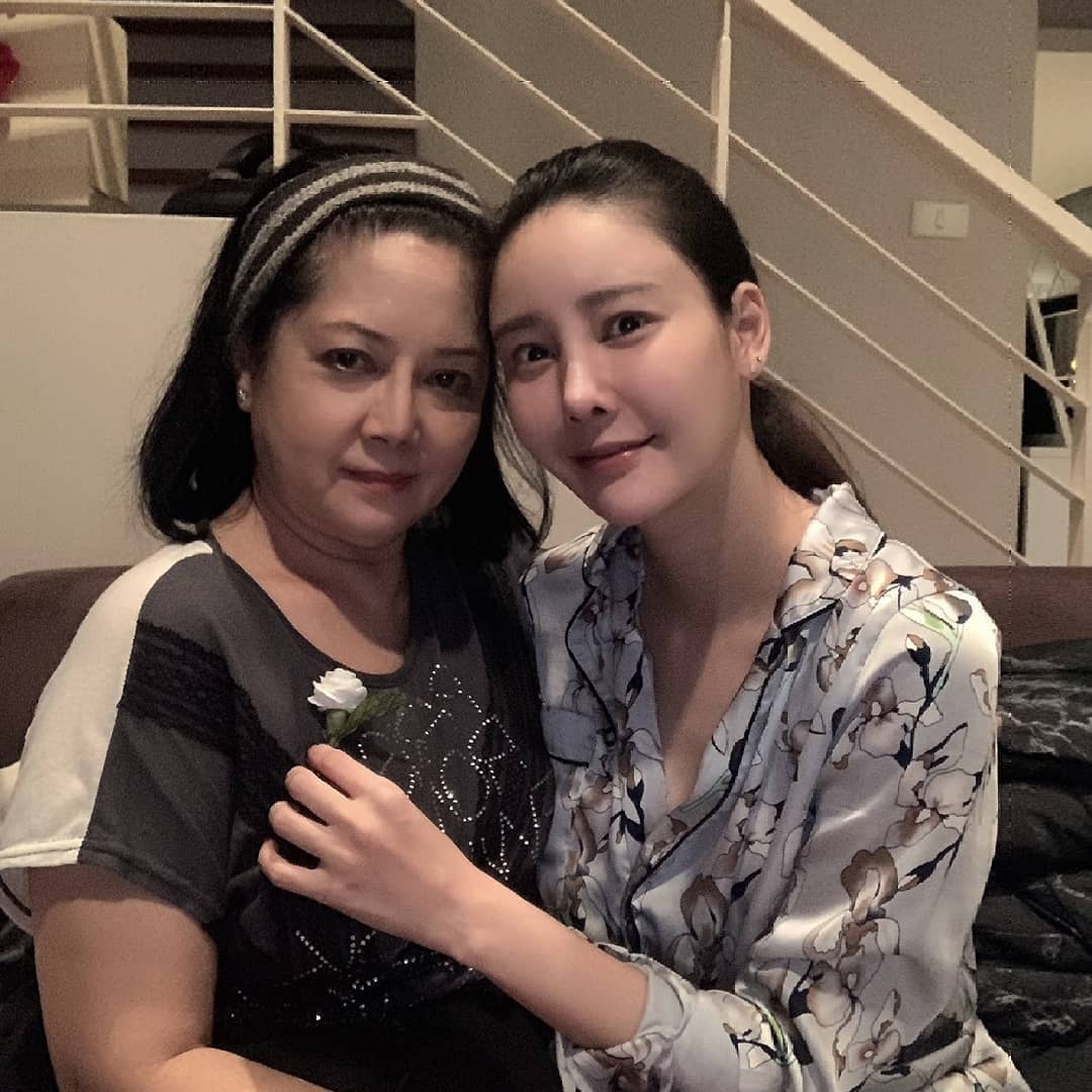 คุณแม่ แตงโม นิดา