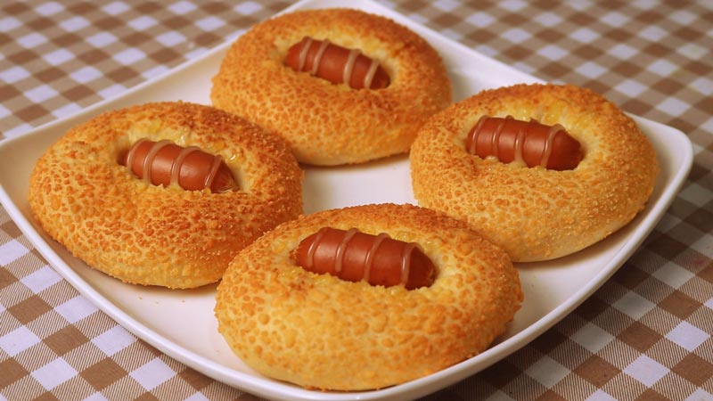 ขนมปังไส้กรอก