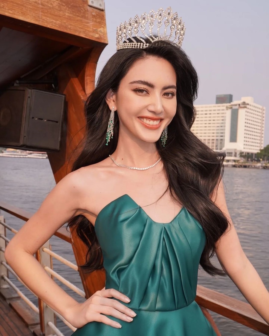 ใหม่ ดาวิกา