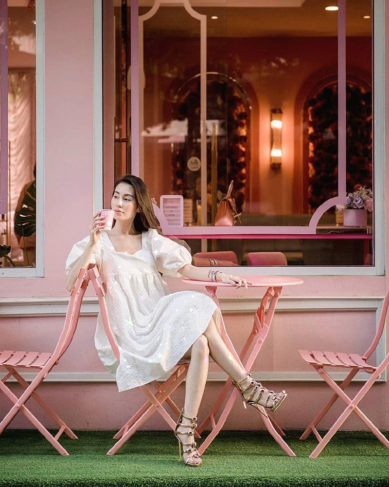 ท่าโพส