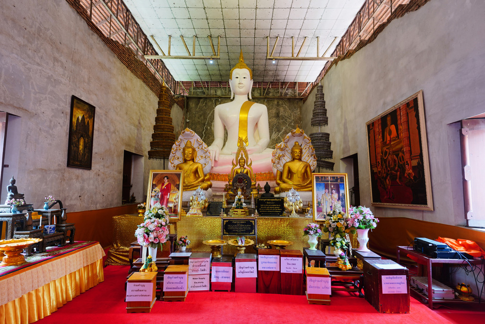 หลวงพ่อขาว วัดธรรมิกราช