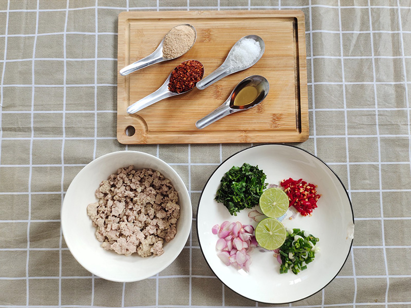 เมนูลาบหมูกับข้าวผัด 5 สหาย อาหารไทยจับคู่ความอร่อยไม่จำเจ