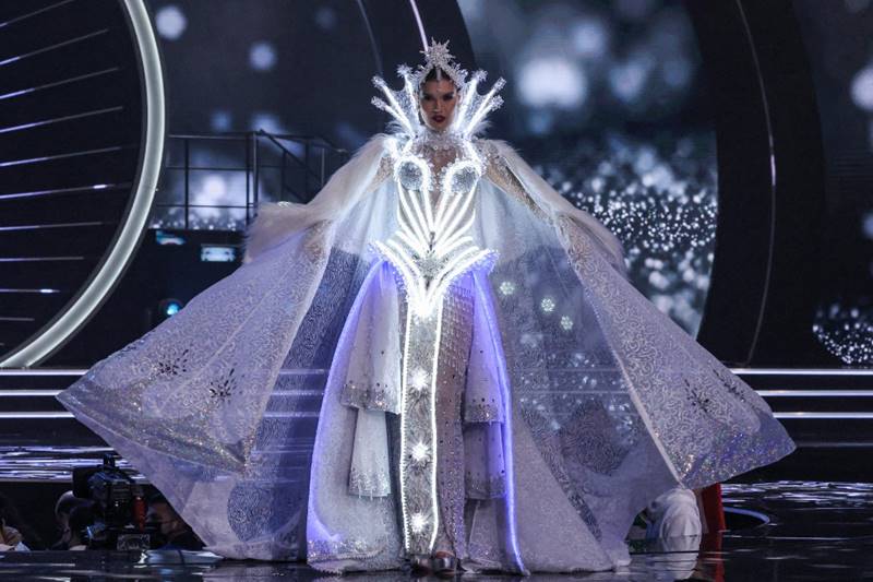 ชุดประจําชาติ miss universe 2021