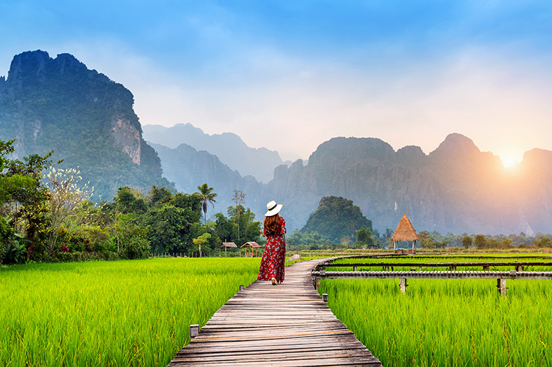ลาว เปิดประเทศ
