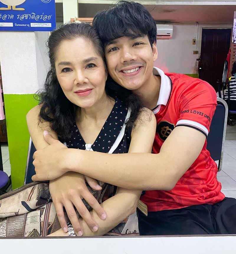 นิกกี้ ณฉัตร