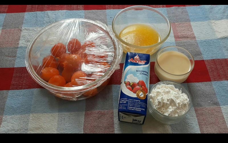 ขนมเปี๊ยะไข่เค็มลาวา