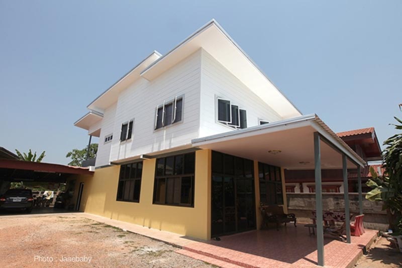 รีโนเวทบ้านสองชั้นครึ่งปูนครึ่งไม้