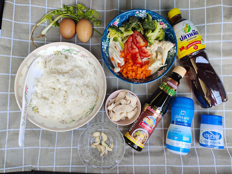 เมนูลาบหมูกับข้าวผัด 5 สหาย อาหารไทยจับคู่ความอร่อยไม่จำเจ