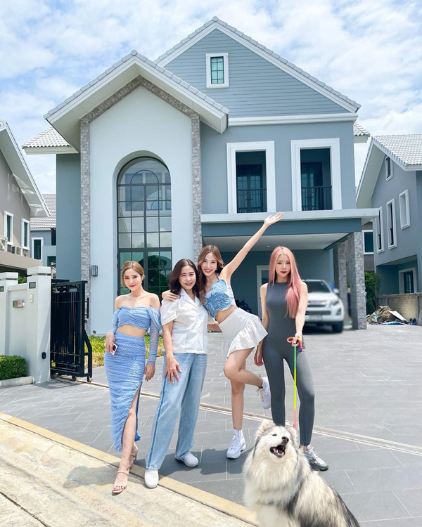 บ้านใหม่ เนย แจม พิกเล็ท