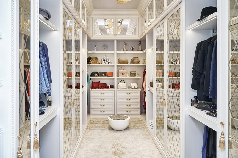 Walk in Closet