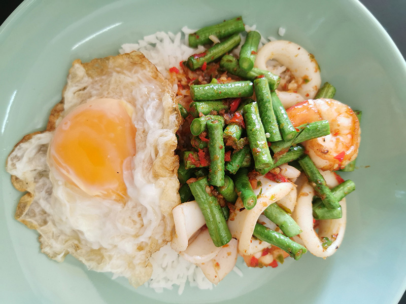 ผัดพริกแกงทะเล