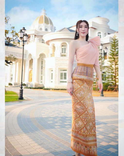 เอิร์น จิรวรรณ
