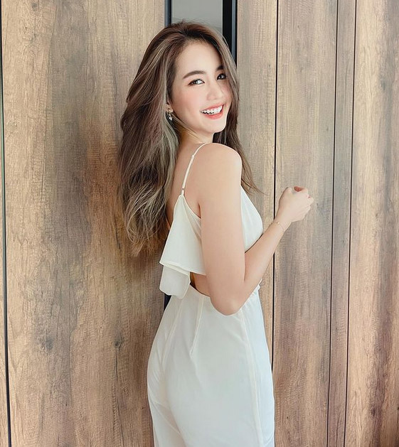 ท่าโพส
