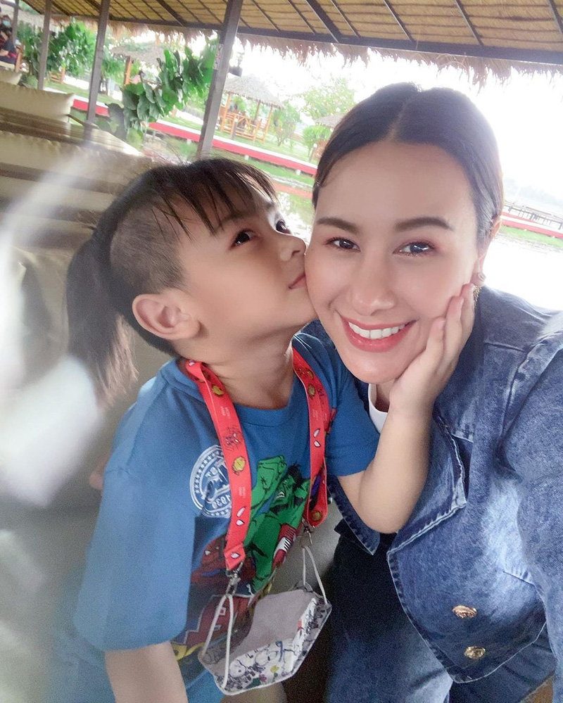 น้องลีออง